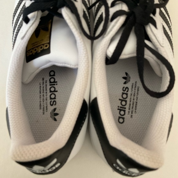 Adidas Superstar Athletic Shoes Size 5 - Picture 5 of 13